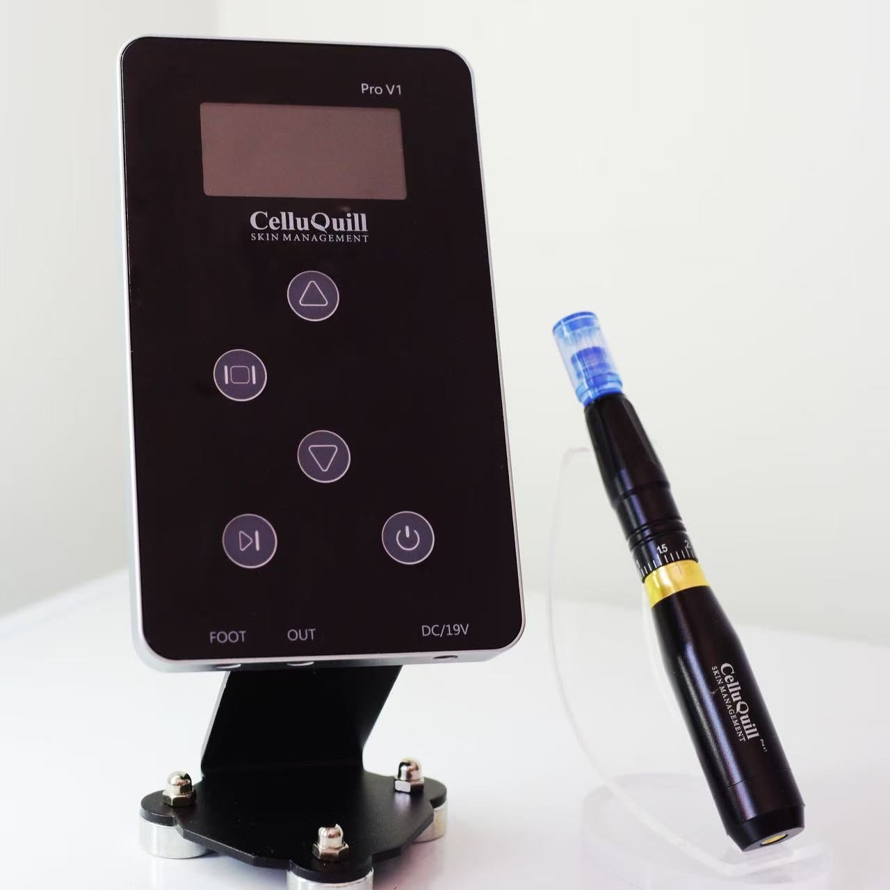 A professional microneedling and MTS device, including a black pen-like machine with buttons and a digital display, alongside a cartridge and a platinum ampoule.